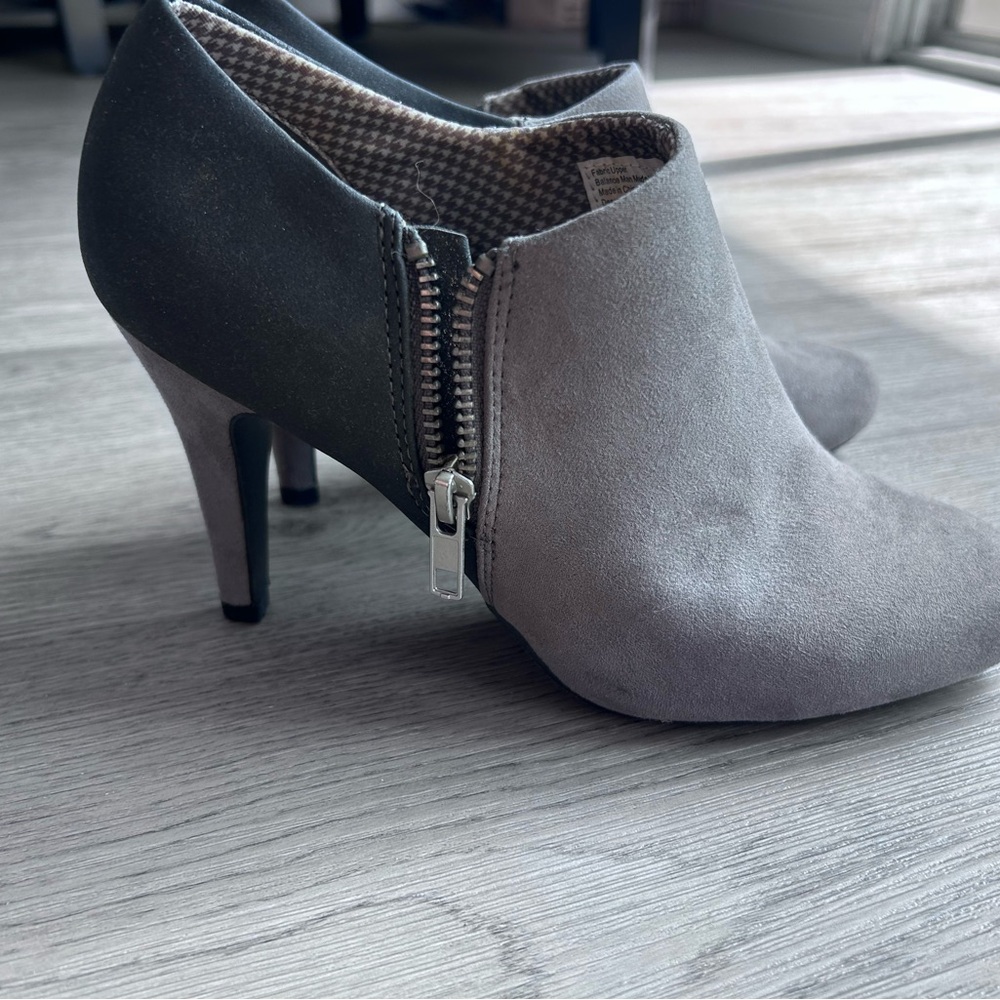 Dexflex Comfort Ankle High Heel Booties - Picture 6 of 9